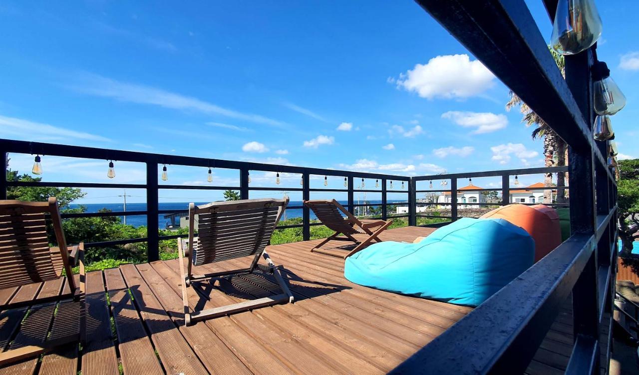 Sea Cliff Hotel Jeju Exteriör bild